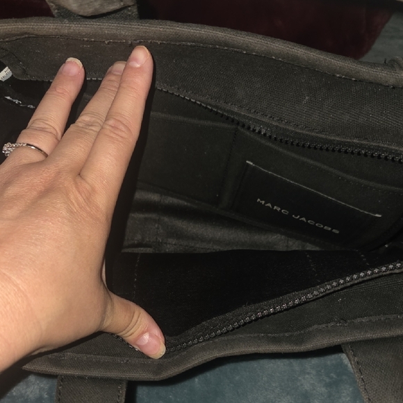 Marc Jacobs Black Messenger Bag - Picture 3 of 5